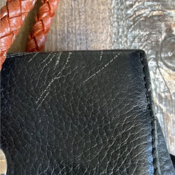 Danier Genuine Leather Shoulder Bag Purse - Picture 6 of 9